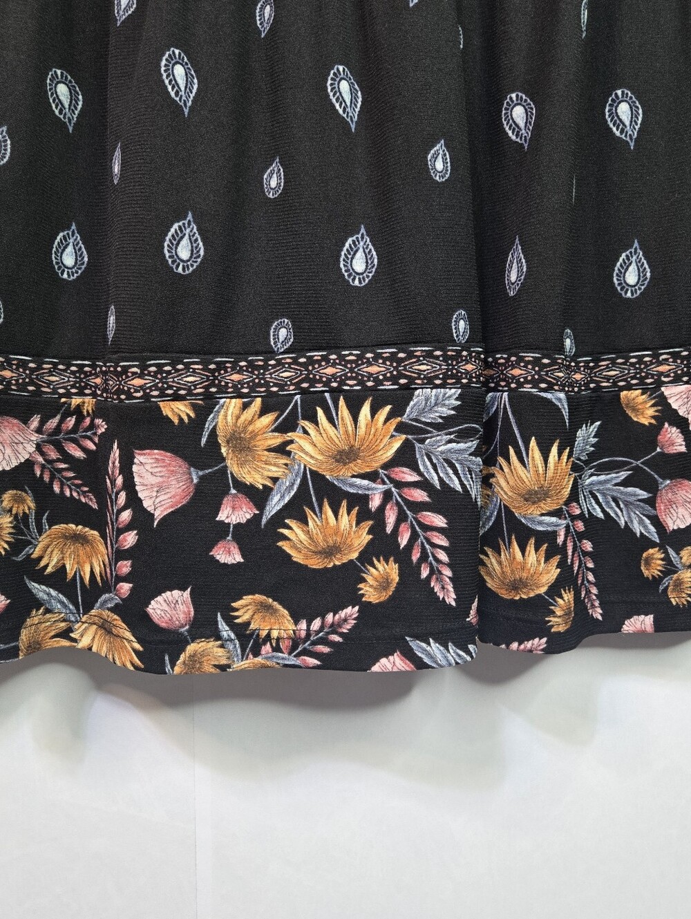 STYLE & CO Size 2X Black Floral Tiered 3/4 Sleeve V-neck Dress,  Covered Buttons - Picture 9 of 12